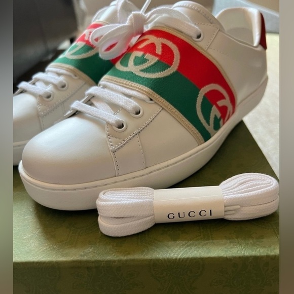 Gucci Sneakers - Picture 1 of 8